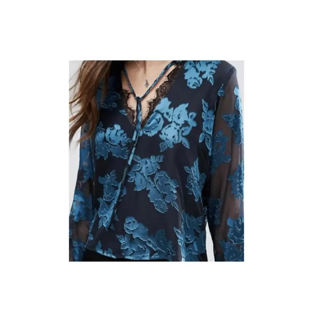 Lovers & Friends Women’s Lace Trim Long Sleeve Floral Blouse Top Size Medium - Picture 9 of 9